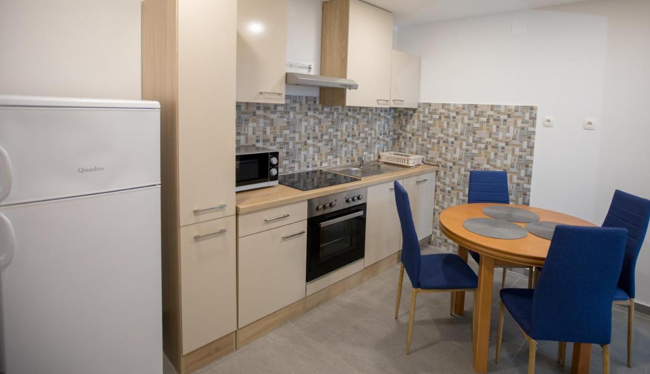 Apartamento Toto Lukovo Šugarje Exterior foto